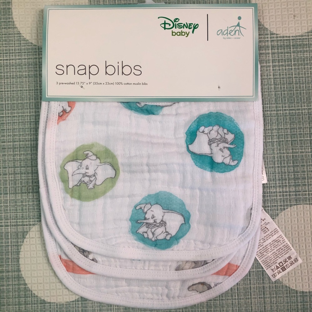 Disney x aden by Aden + Anais Dumbo Snap Bibs 🎪